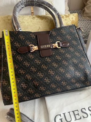 Bolso Tote Guess Marrón y Dorado
