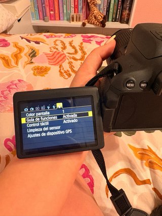 Canon EOS 700D + Objetivo + Caja