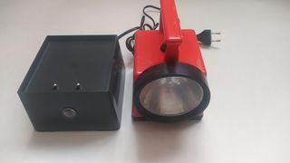 Cargador y Linterna LR-206 Legrand