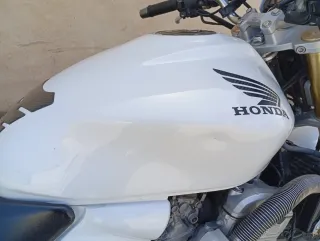 Honda Hornet 600 Blanca