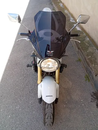 Honda Hornet 600 Blanca
