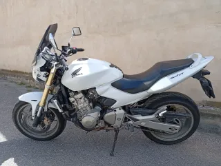 Honda Hornet 600 Blanca