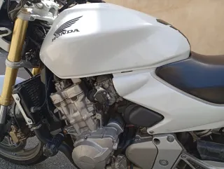 Honda Hornet 600 Blanca