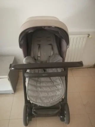 Vendo Carro bebé Inglesina Aptica