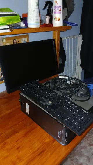 Ordenador de sobremesa Dell Negro/Plateado