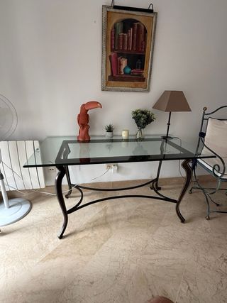 Mesa centro cristal y forja + Silla