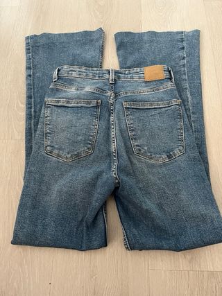 Jeans campana tiro alto