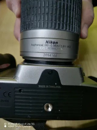 Cámara Nikon AF NIKKOR 28-100mm