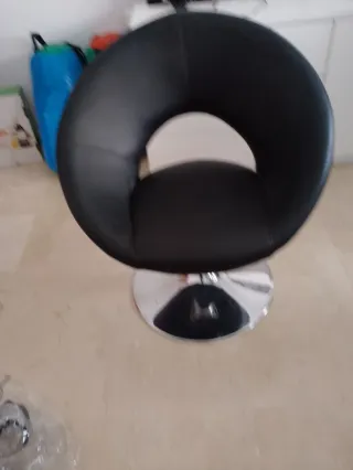 Sillón moderno negro