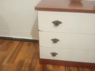 Mesita de noche grande