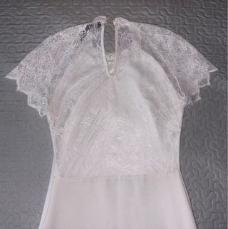 Vestido blanco con espalda de encaje