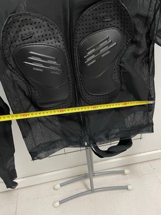 Chaqueta moto interior con protecciones