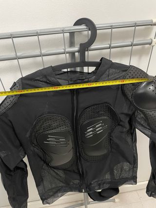 Chaqueta moto interior con protecciones