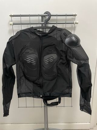Chaqueta moto interior con protecciones