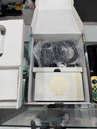Nintendo Switch OLED Zelda Edición Dorada