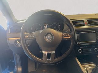 Volkswagen Jetta 1.6 TDI 105cv Advance Bluemotion Tech