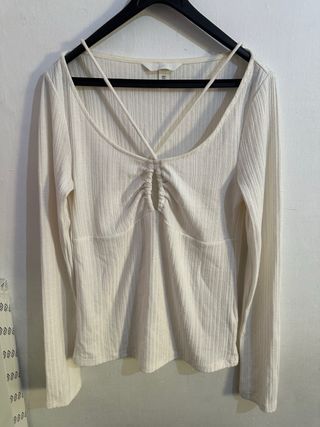 Chaleco, blusas, top con escote...3€