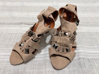 Sandalias Mustang Beige y Plata
