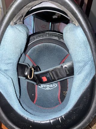 Casco de moto Vemar negro y rojo