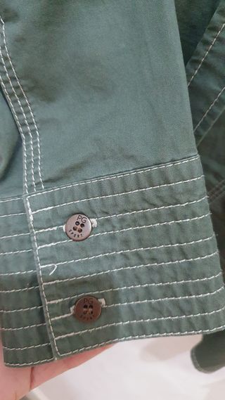 Camisa Purifica estilo safari urbano