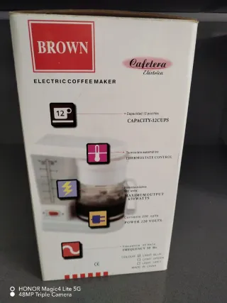 Cafetera Eléctrica Brown CM-602E
