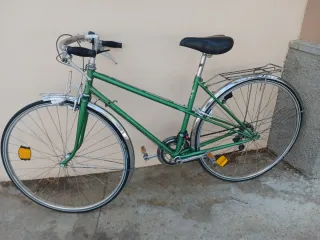 Bicicleta verde clásica