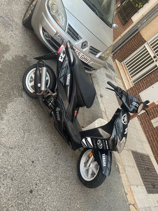 Yamaha Scooter Negra