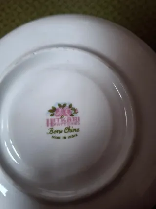 Juego 5 Tazas y Platos Bone China Flores