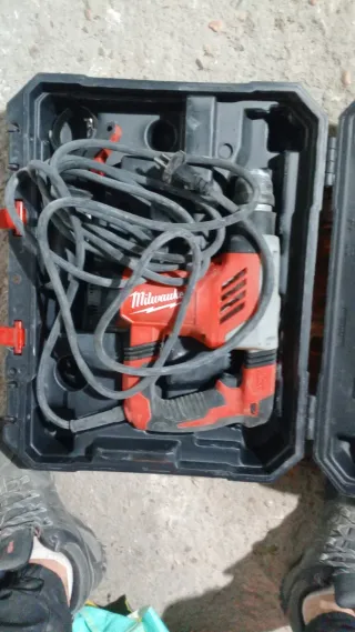 Martillo Perforador Milwaukee