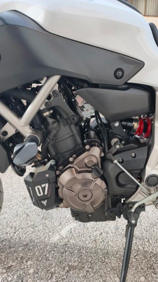 Yamaha MT-07 impecable con extras.