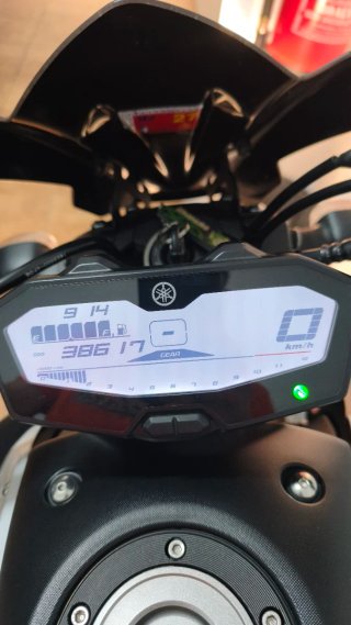 Yamaha MT-07 impecable con extras.
