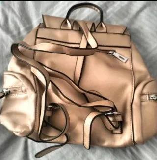 Mochila Bolso Dorado Perforado