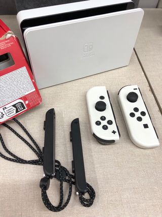 Nintendo Switch OLED Blanca y Negra