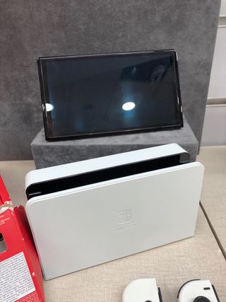 Nintendo Switch OLED Blanca y Negra