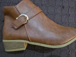 Botas T39 tacón pequeño marrón