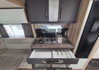 Caravana Hobby 515UHL