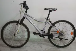 Se vende Bicicleta Btwin niño/niña
