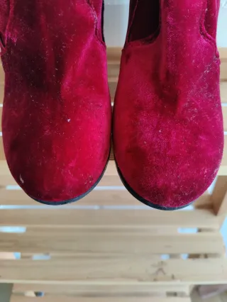Botas de terciopelo granate