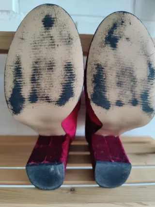 Botas de terciopelo granate