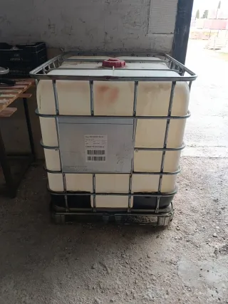 Bidón 1000L Agua/Gasoil .etc buen estado estado.