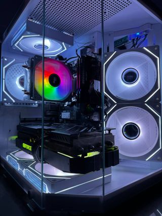 Ryzen 5 7600 RTX 3070 DDR5 16GB Ordenador Gaming