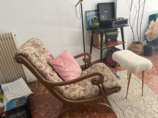 Sillón de lectura vintage floral