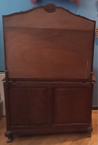 Antigua cómoda