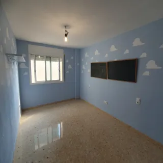 Piso soleado en venta. 3 Habitaciones 2 baños, Gra