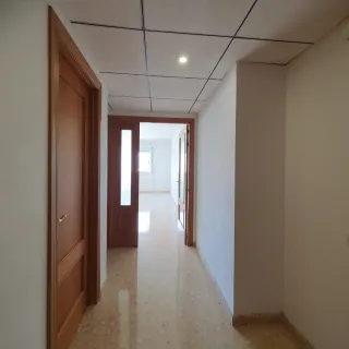 Piso soleado en venta. 3 Habitaciones 2 baños, Gra