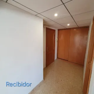 Piso soleado en venta. 3 Habitaciones 2 baños, Gra