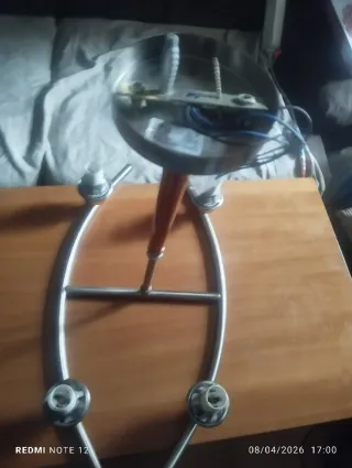 Lámpara de techo metal y madera