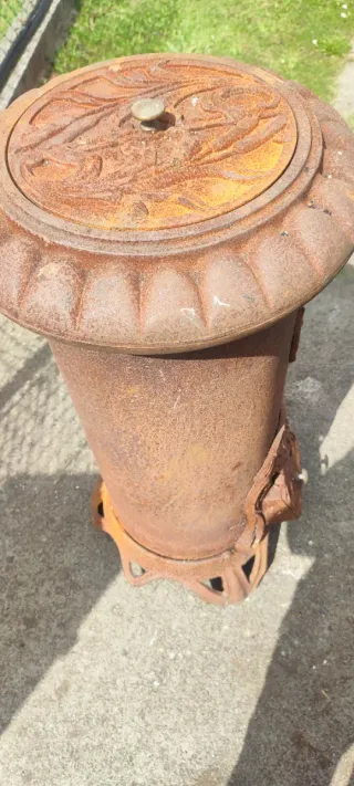 Estufa de leña rústica