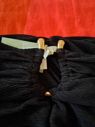 Vestito nero spalle scoperte