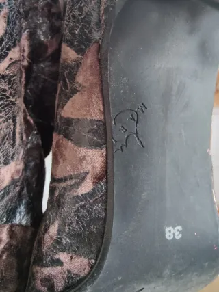 Botas de tela marrones y negras
